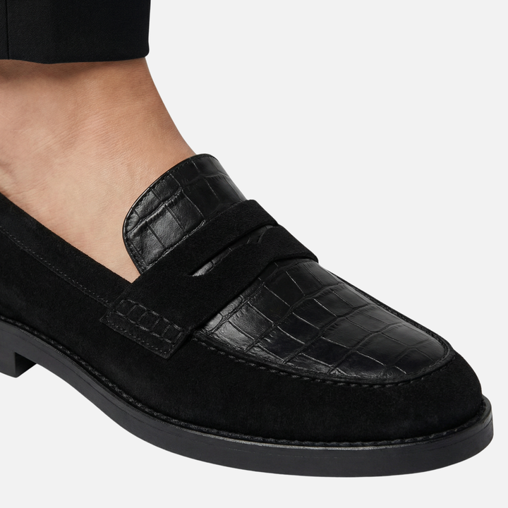 Mocasines slip-on casuales con efecto cocodrilo y tacón bloque para mujer
