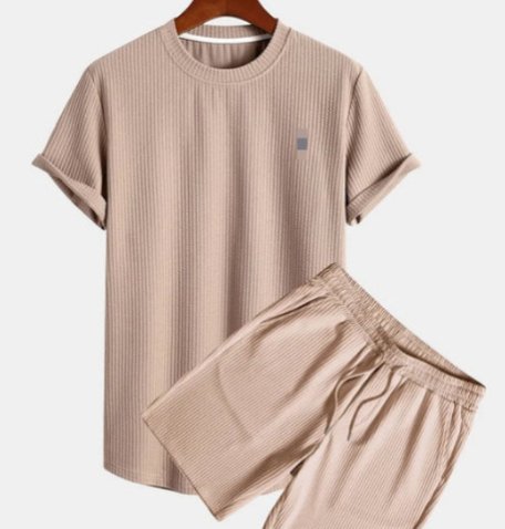 Herren-Outfit-Set-in-Ubergrosse-Hemd-und-Kurze-Hosen-4.png