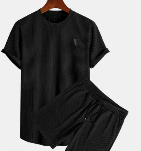 Herren-Outfit-Set-in-Ubergrosse-Hemd-und-Kurze-Hosen-5.png