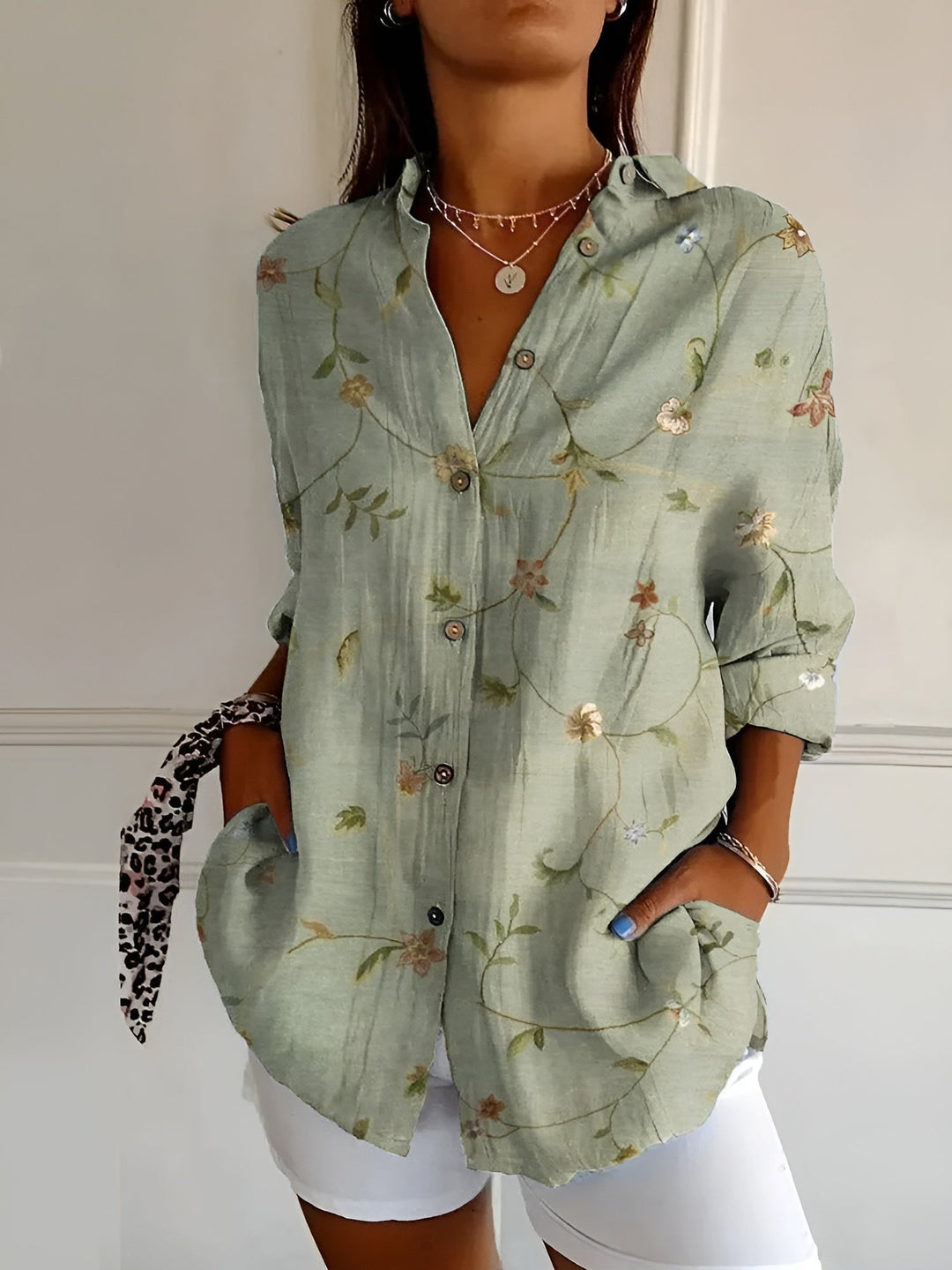 Baumwoll_Bluse_fuer_Damen_Florales_Muster_mit_Knopfleiste_2