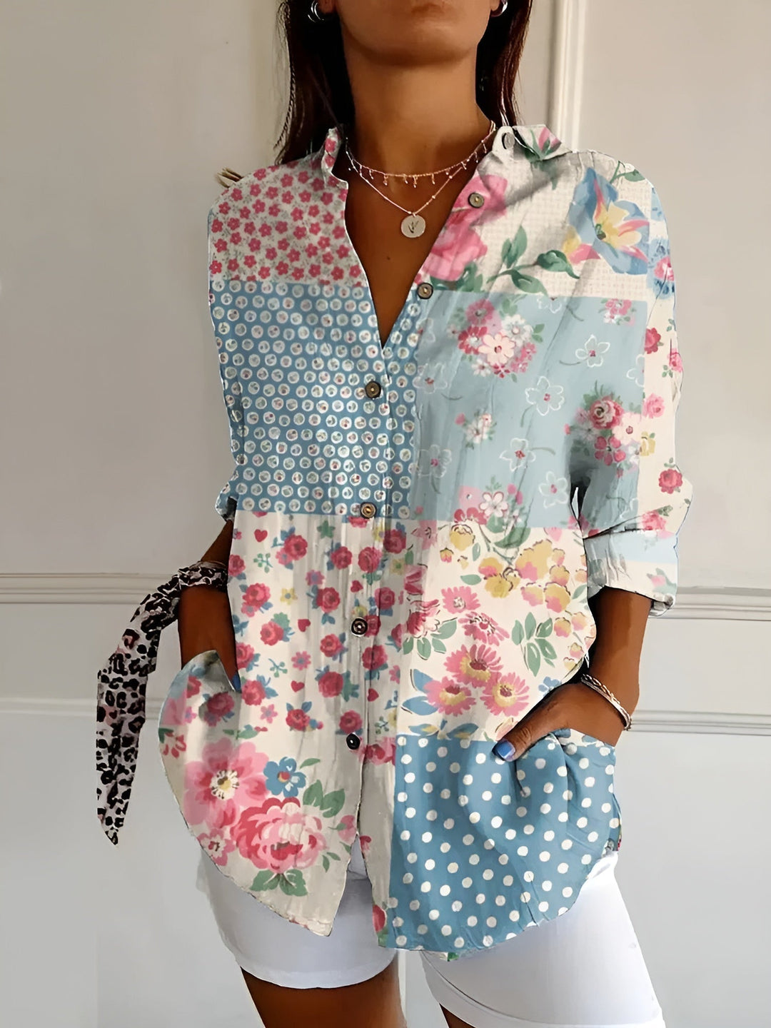 Baumwoll_Bluse_fuer_Damen_Florales_Muster_mit_Knopfleiste_3