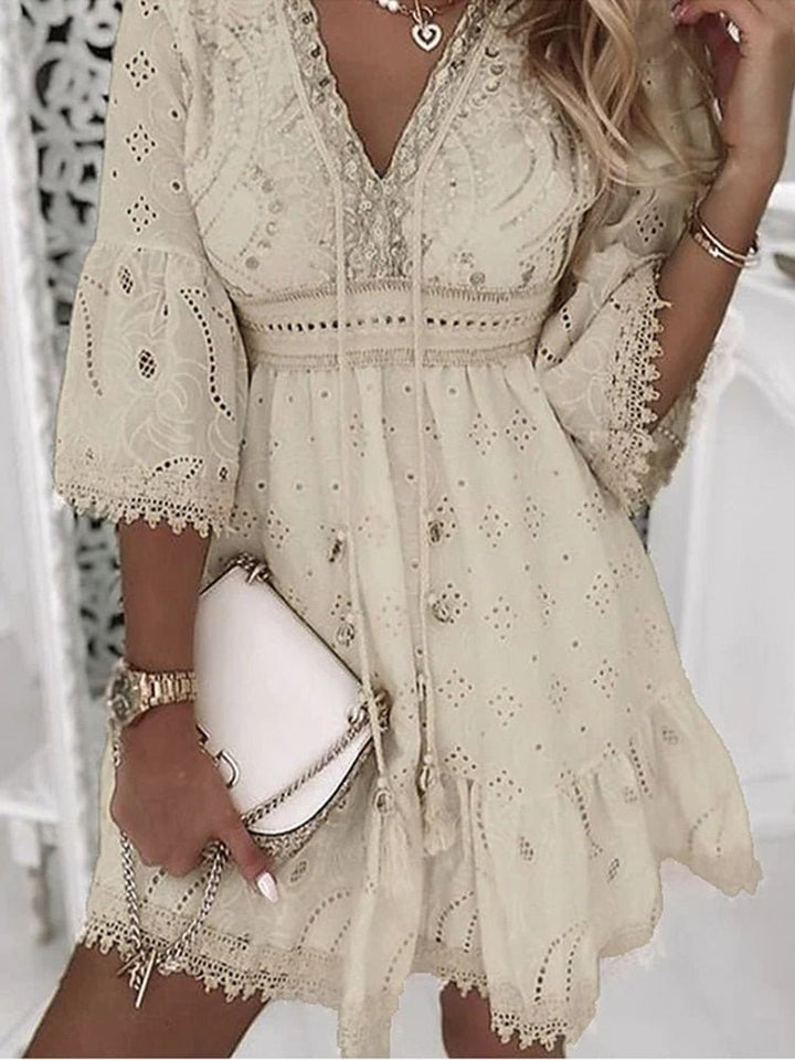 Boho_Minikleid_fuer_Damen_V_Ausschnitt_Spitzen_Glockenaermel_1