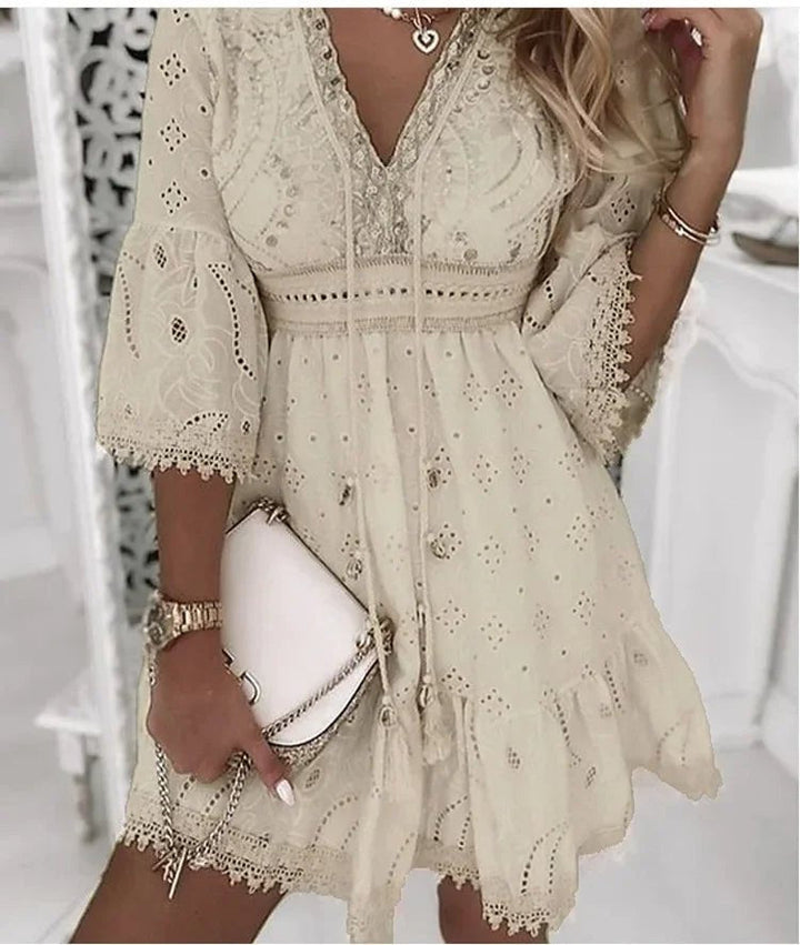 Boho_Minikleid_fuer_Damen_V_Ausschnitt_Spitzen_Glockenaermel_3