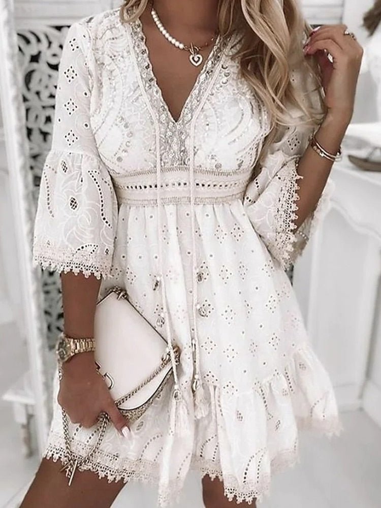Boho_Minikleid_fuer_Damen_V_Ausschnitt_Spitzen_Glockenaermel_4