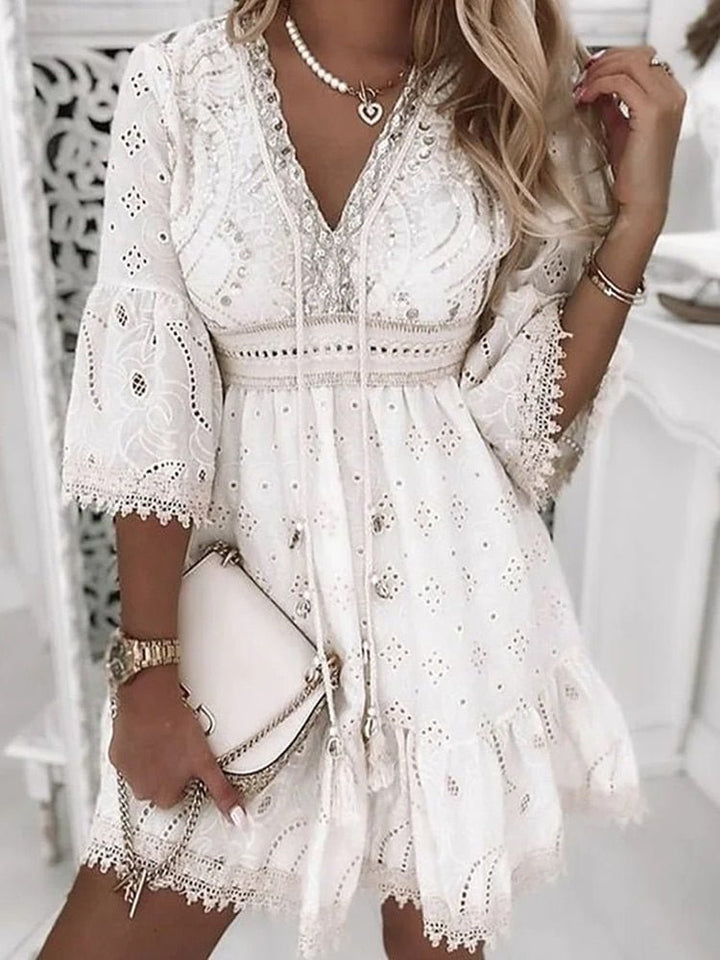 Boho_Minikleid_fuer_Damen_V_Ausschnitt_Spitzen_Glockenaermel_4
