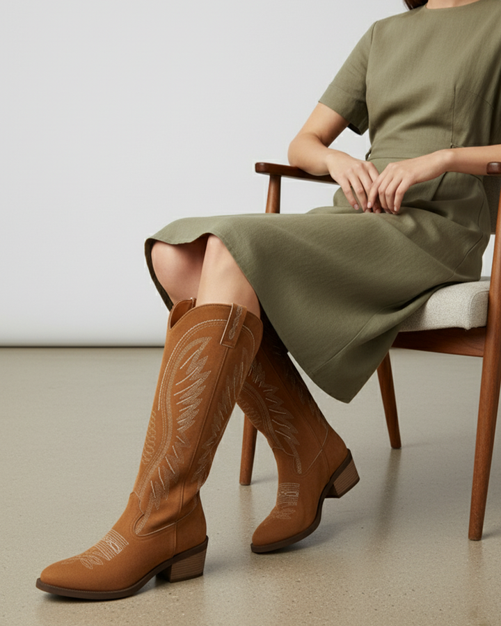 Women's suede cowboy boots with block heel – timeless style