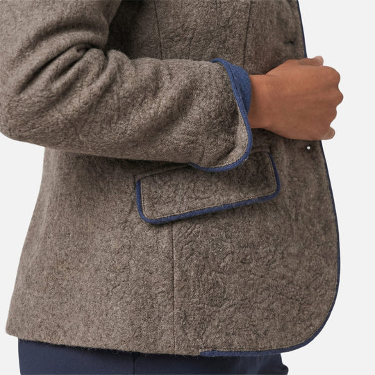 Dámský slim blazer z lehké vlněné směsi – zapínání na více knoflíků