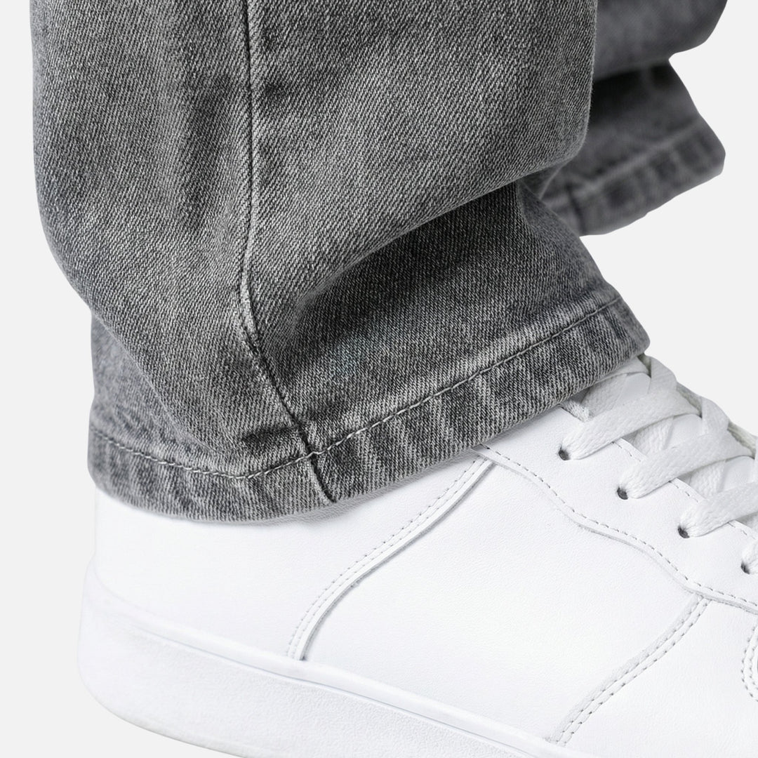 Jeans in denim a taglio dritto con lavaggio casual da uomo