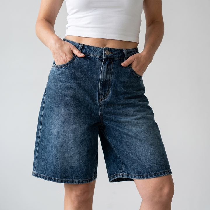 Shorts di jeans a ginocchio con vita alta e taglio dritto da donna