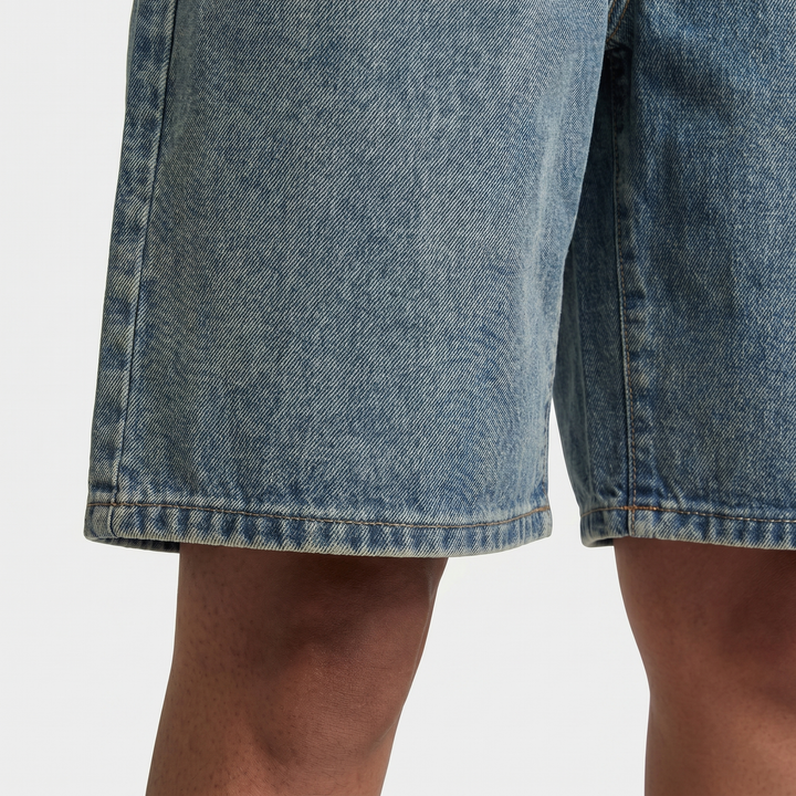 Shorts di jeans a ginocchio con vita alta e taglio dritto da donna