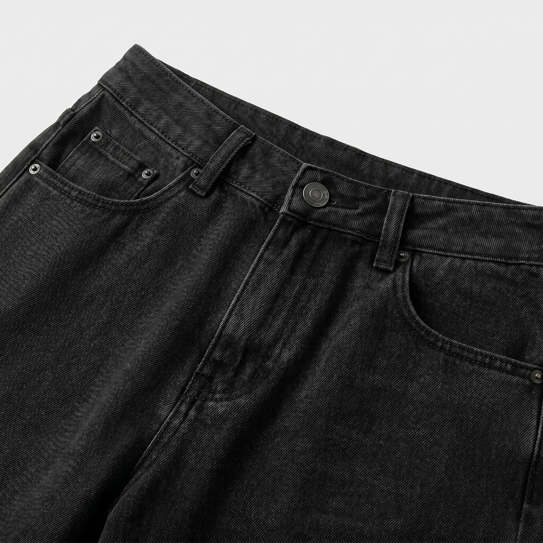 Denim shorts in relaxed fit with raw hem for women