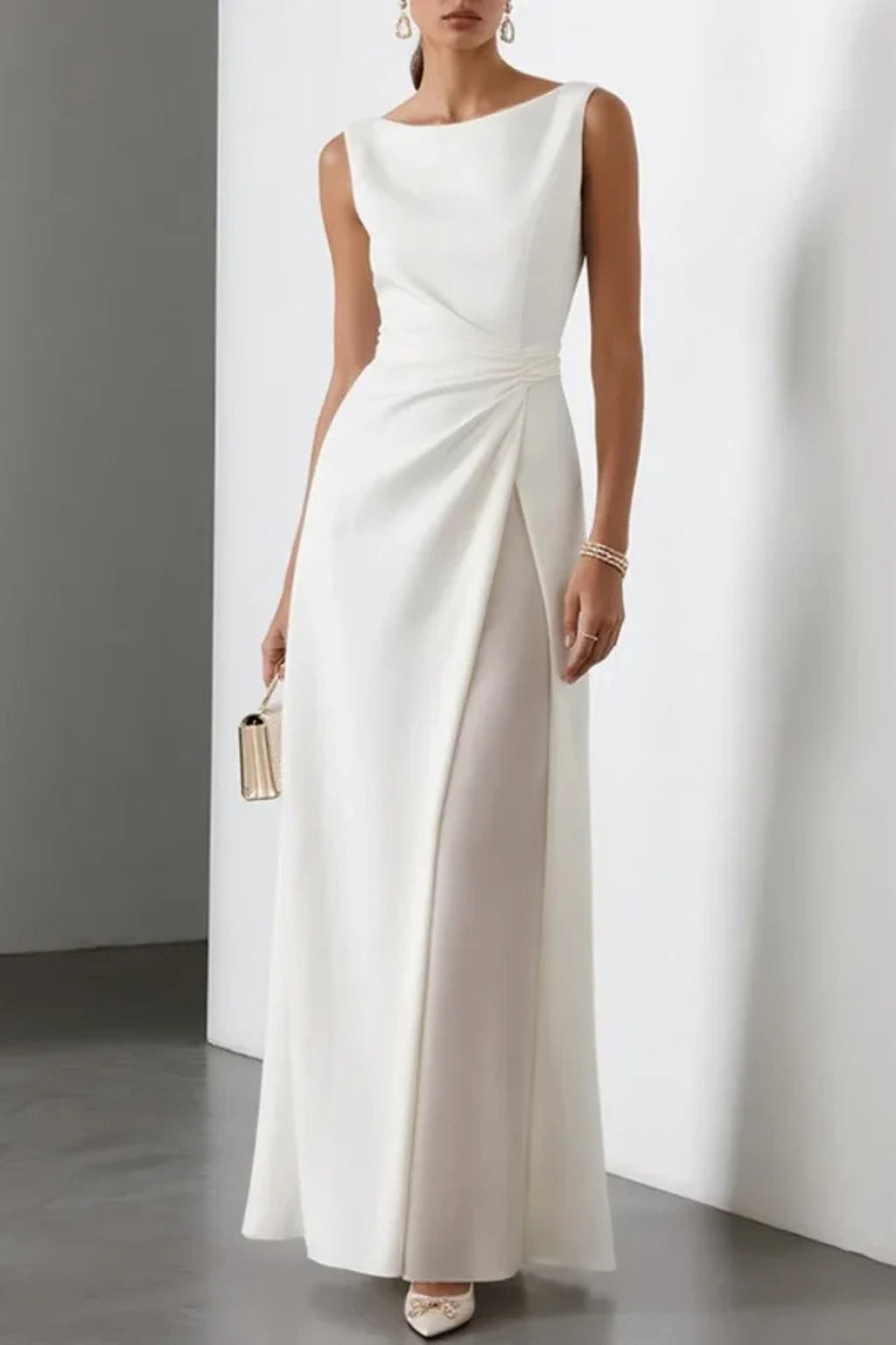 Drapiertes_Maxikleid_fuer_Damen_Aermellos_mit_Taillenraffung_2