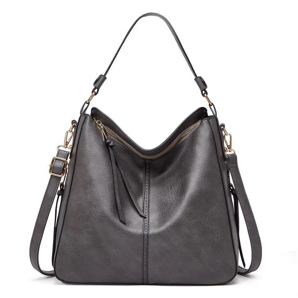 Elegante_Schultertasche_fur_Damen_Premium_Leder_Gold_Details_11