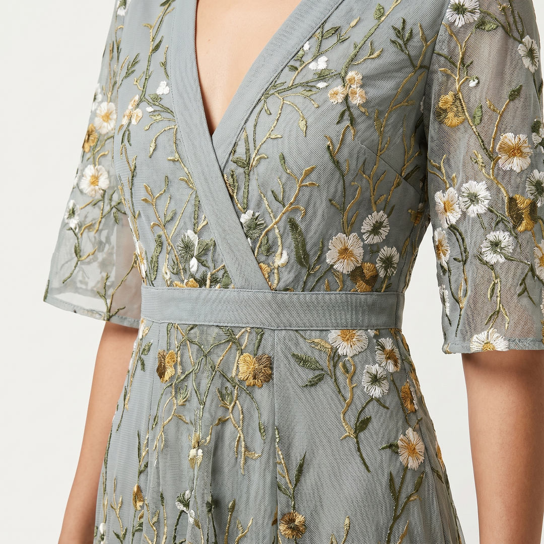 Abito boho con ricamo floreale di paillettes e scollo a V da donna