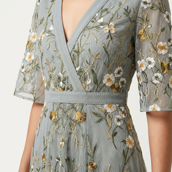 Abito boho con ricamo floreale di paillettes e scollo a V da donna