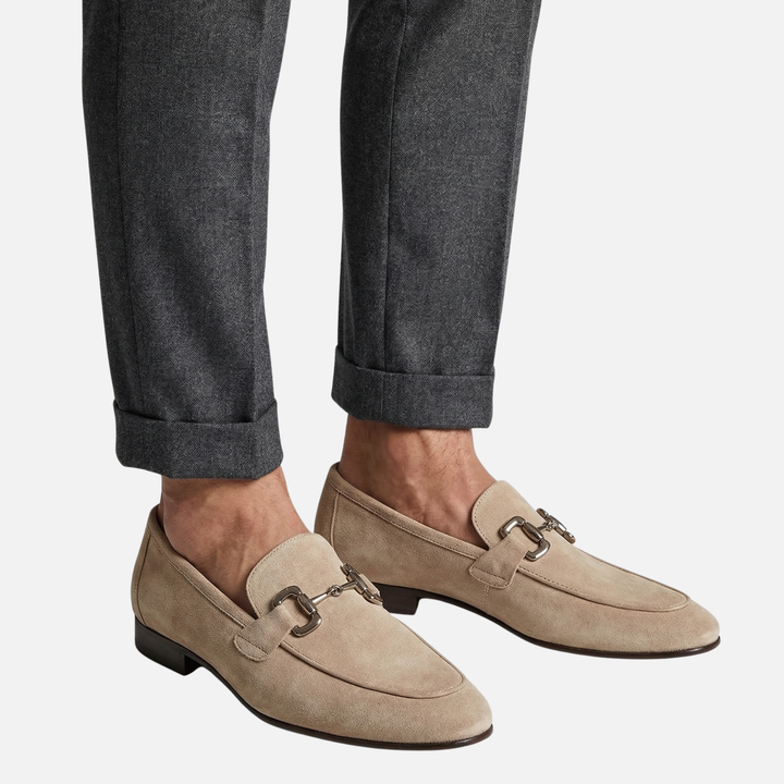 Casual suede loafers with bridle detail and everyday comfort for men