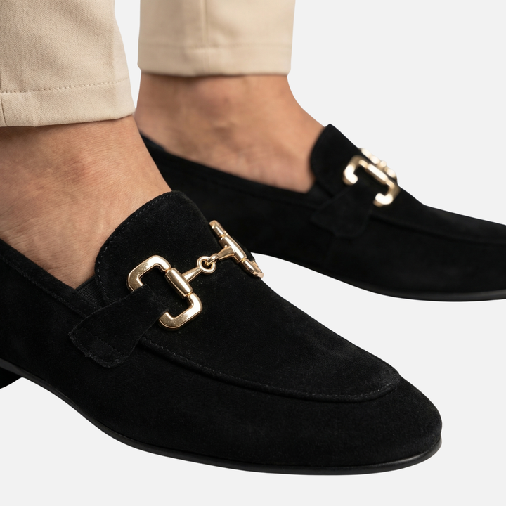 Casual suede loafers with bridle detail and everyday comfort for men