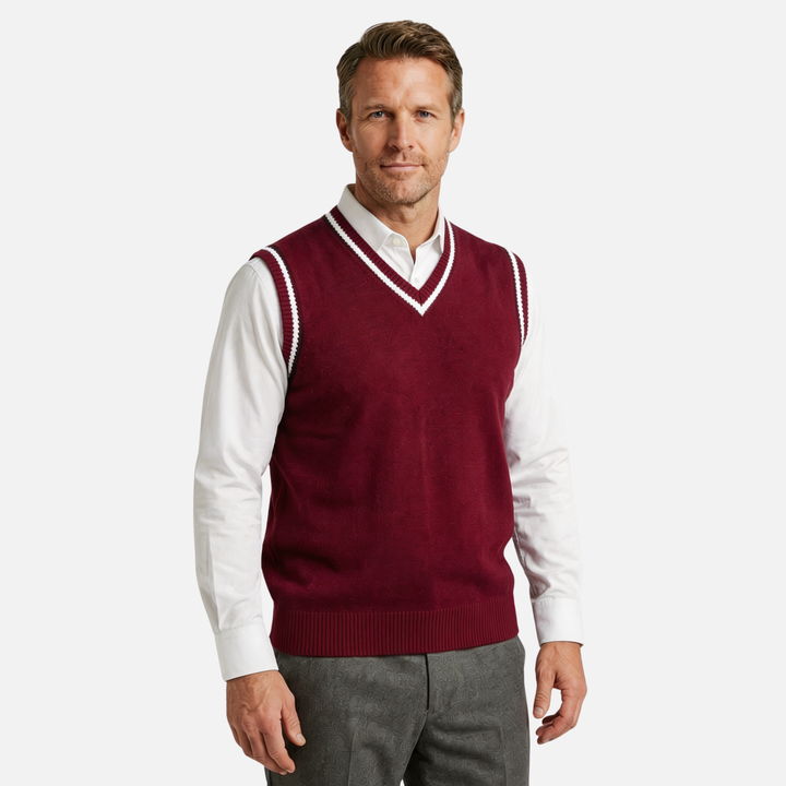 Casual men's cable knit vest with V-neck and ribbed cuffs