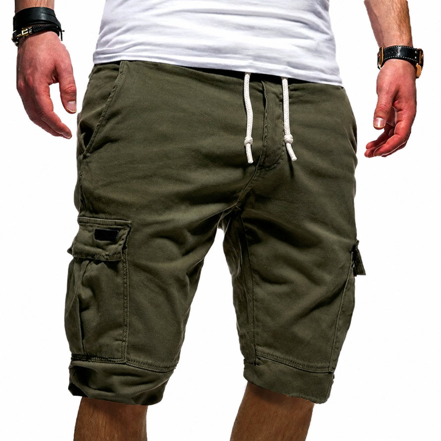 Leichte_Cargo_Shorts_fuer_sommerliche_Wanderungen_fuer_Herren_1