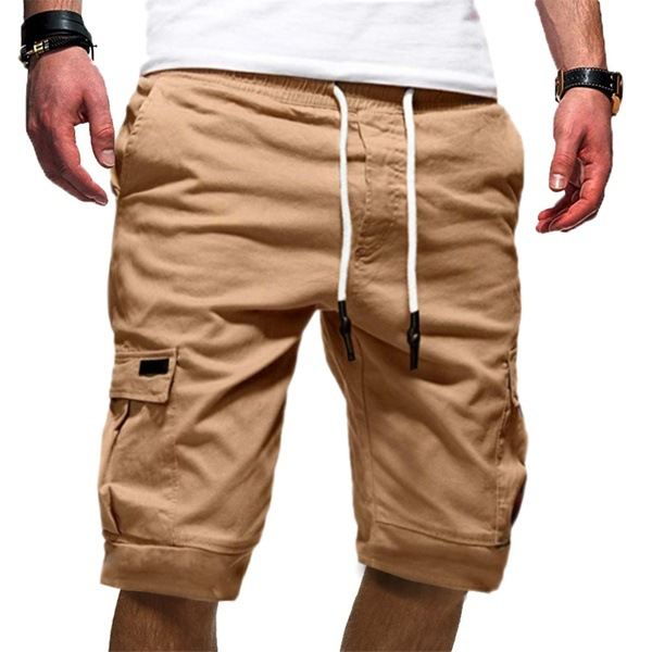 Leichte_Cargo_Shorts_fuer_sommerliche_Wanderungen_fuer_Herren_2