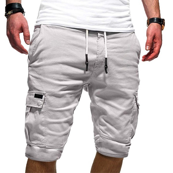 Leichte_Cargo_Shorts_fuer_sommerliche_Wanderungen_fuer_Herren_4