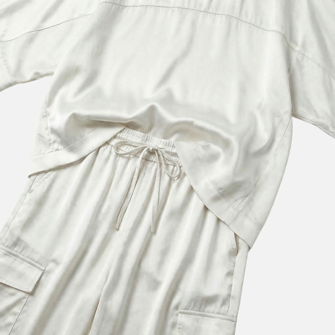 Leichtes Satin Set – Kurzarmbluse und lange Hose für Damen
