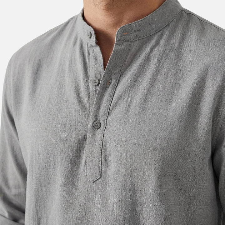 Camicia in lino con scollo Henley e maniche arrotolabili da uomo