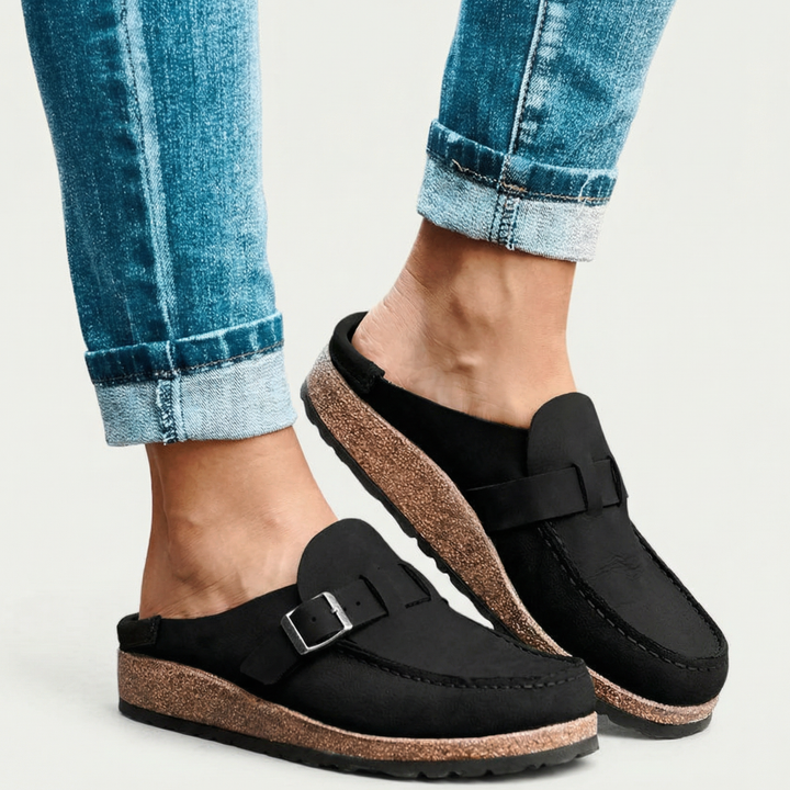 Mules slip-on de acabado mate con correa ajustable para mujer