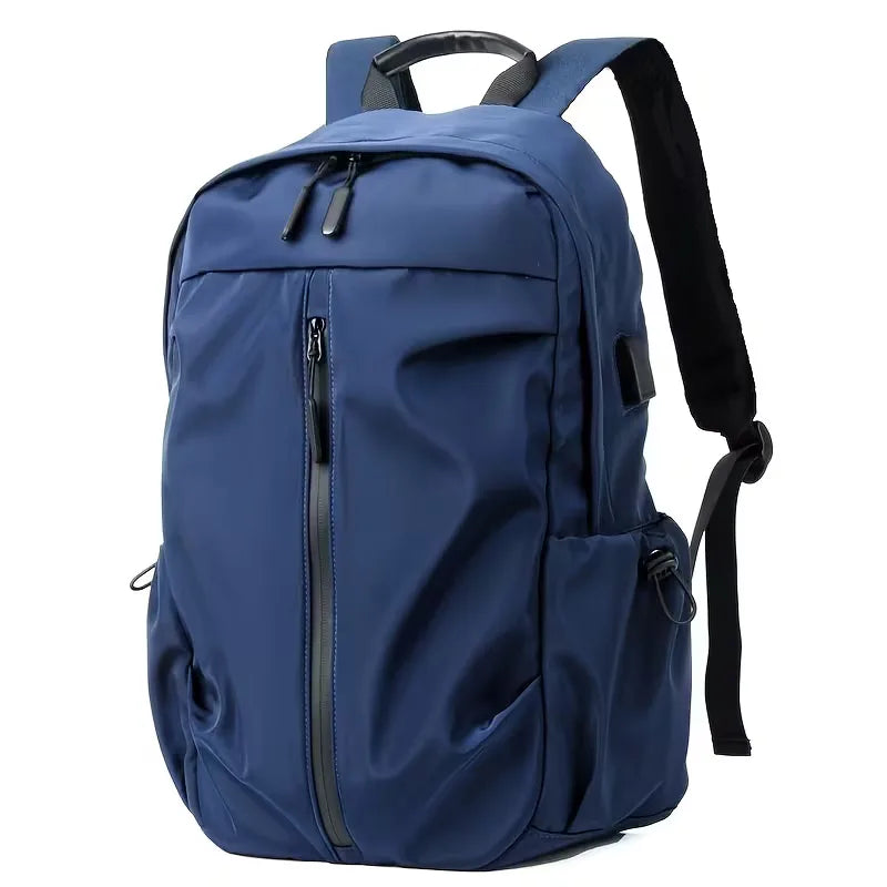 Minimalistischer_Rucksack_mit_USB_Ladeanschluss_und_Reissverschlussfa_3