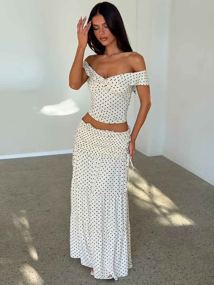 Polka_Dot_Zweiteiler_fuer_Damen_Schulterfreies_Set_mit_Maxirock_2