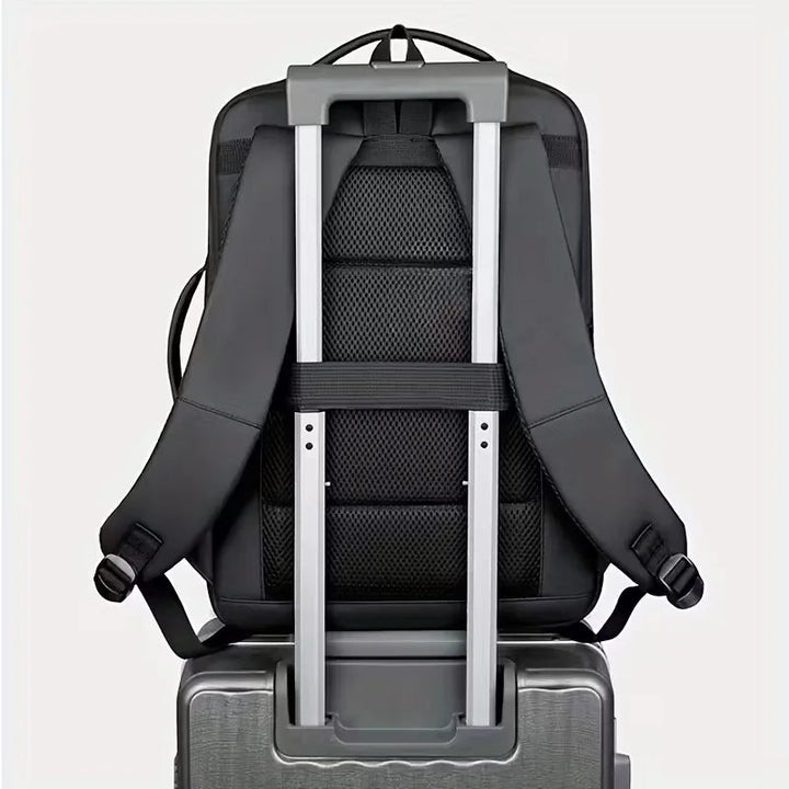 Praktischer_Rucksack_mit_integriertem_USB_Ladeanschluss_8