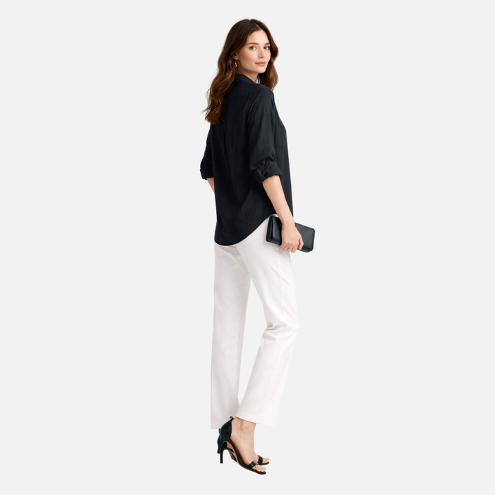 Blusa estiva leggera con maniche arrotolate da donna
