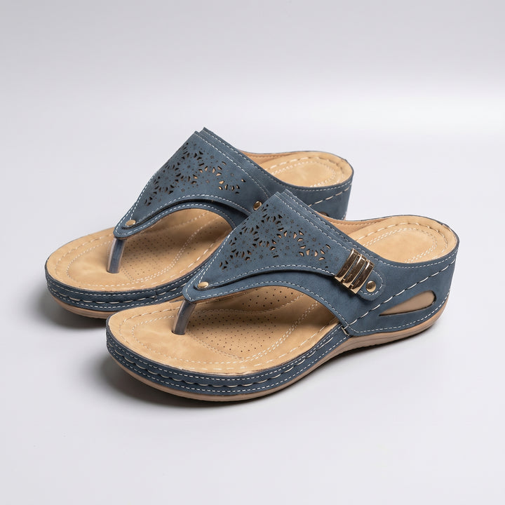 Sandalen_mit_Fussgewoelbestuetze_sowie_verstellbaren_Riemen_fuer_Damen_1