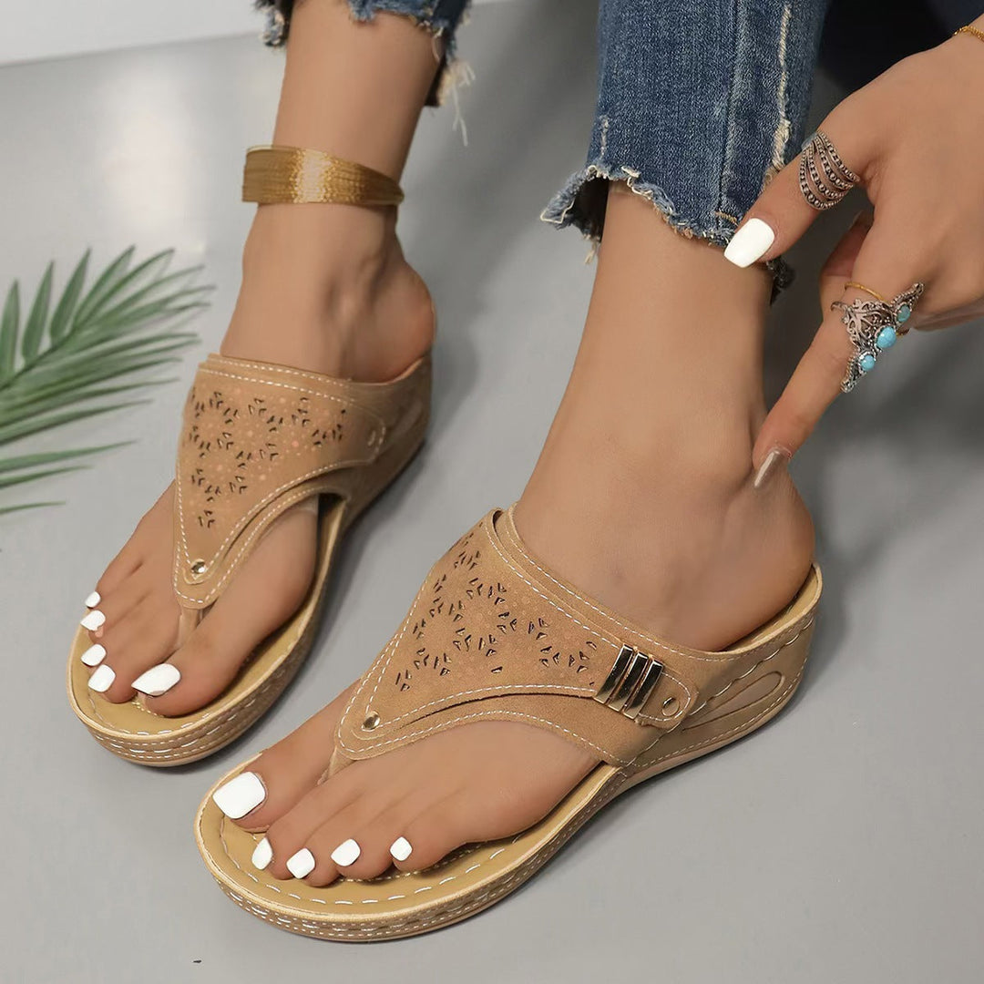 Sandalen_mit_Fussgewoelbestuetze_sowie_verstellbaren_Riemen_fuer_Damen_11