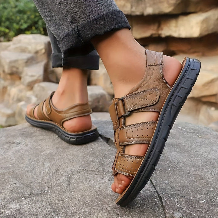 Sandalen_mit_Leder_Obermaterial_zum_Hineinschluepfen_fuer_Herren_6