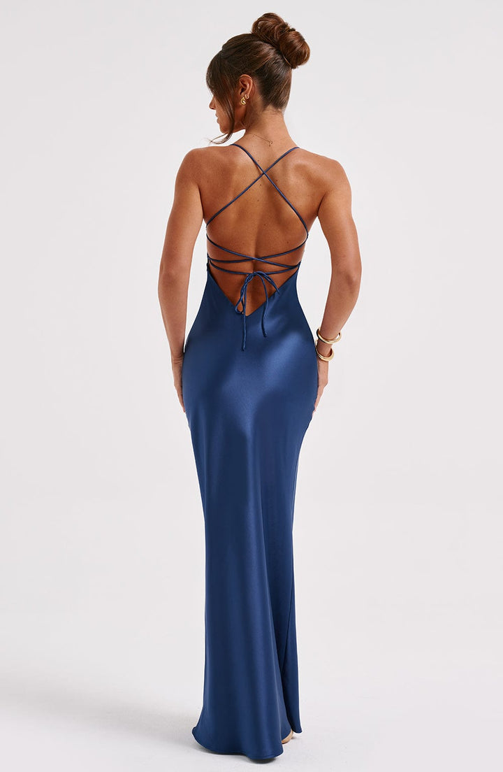 Satin_Maxikleid_fuer_Damen_Slip_Schnitt_mit_Kreuztraegern_11