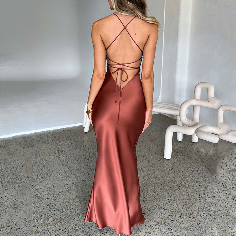 Satin_Maxikleid_fuer_Damen_Slip_Schnitt_mit_Kreuztraegern_9