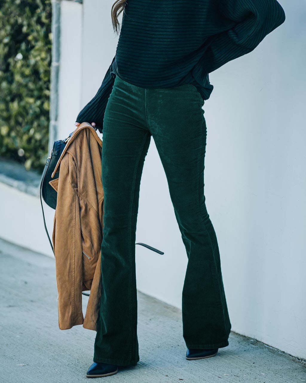 schlanke-schlaghosen-fur-damen.jpg