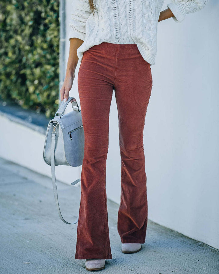 schlanke-schlaghosen-fur-damen-3.jpg