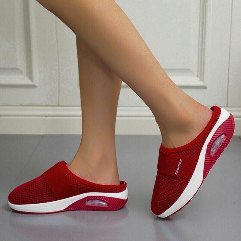 Slipper_fuer_Damen_Komfort_rutschfeste_Gummisohlen_1