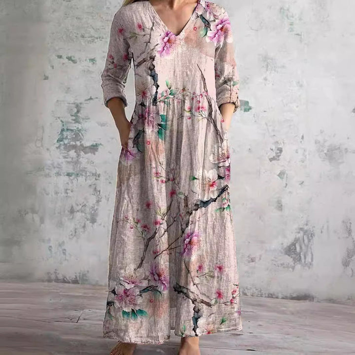 Sommerkleid_fuer_Damen_V_Ausschnitt_mit_Blumenmuster_2