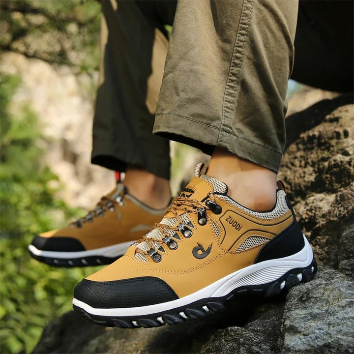 Herren-Draussen-Wanderschuhe-Wandern.jpg