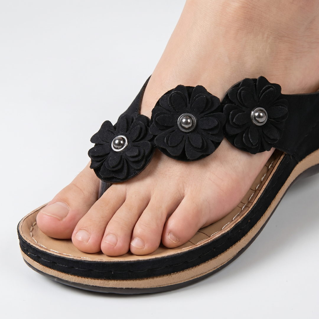 Sandali con zeppa con applicazioni floreali e infradito per donna
